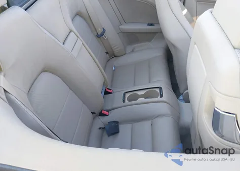 2011 Mercedes-Benz E 550 из США, поврежденный, VIN WDDKK7CF7BF088787